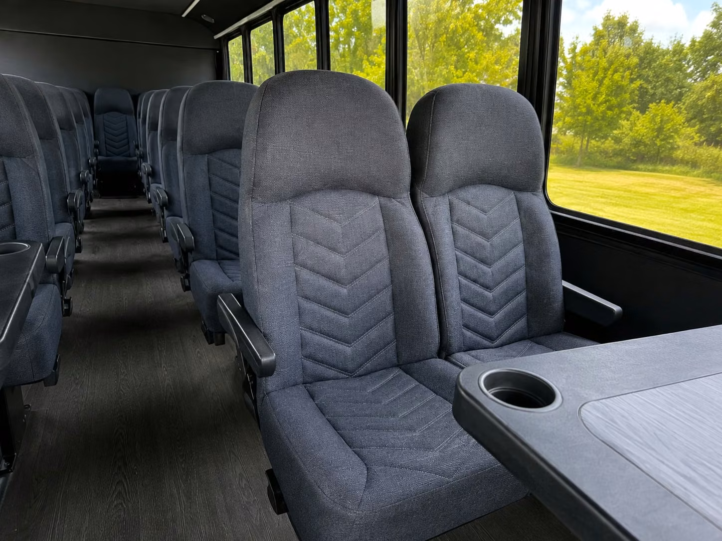 riverside 15 passenger minibus rental